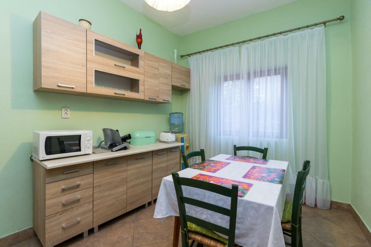 Apartments Toni With Free Parking Kastela Exterior photo
