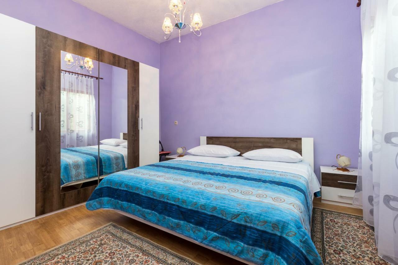 Apartments Toni With Free Parking Kastela Exterior photo